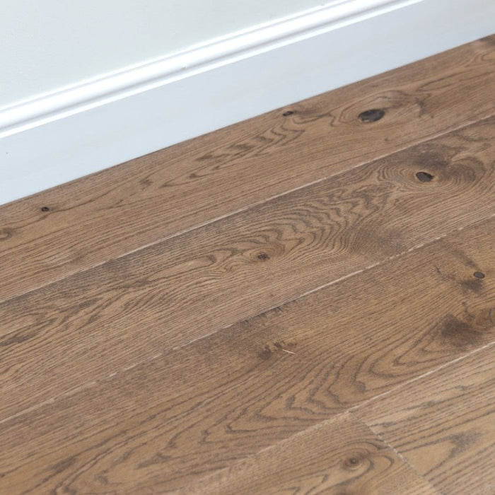 NATURAL Antique Oak Engineered Hardwood Floor - Herringbone - Derevo